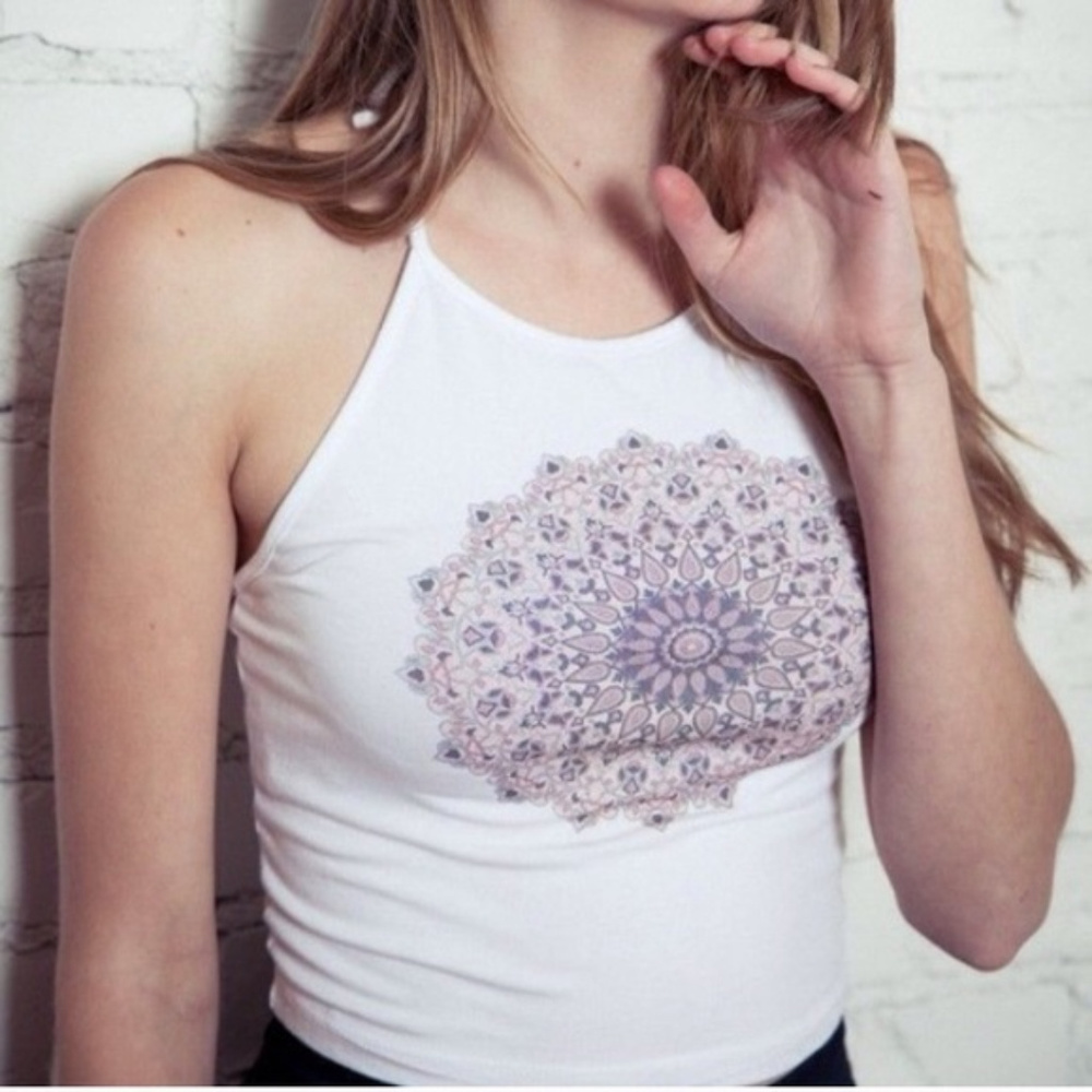 NWT Brandy melville kaleidoscope crop halter top S - Picture 4 of 5